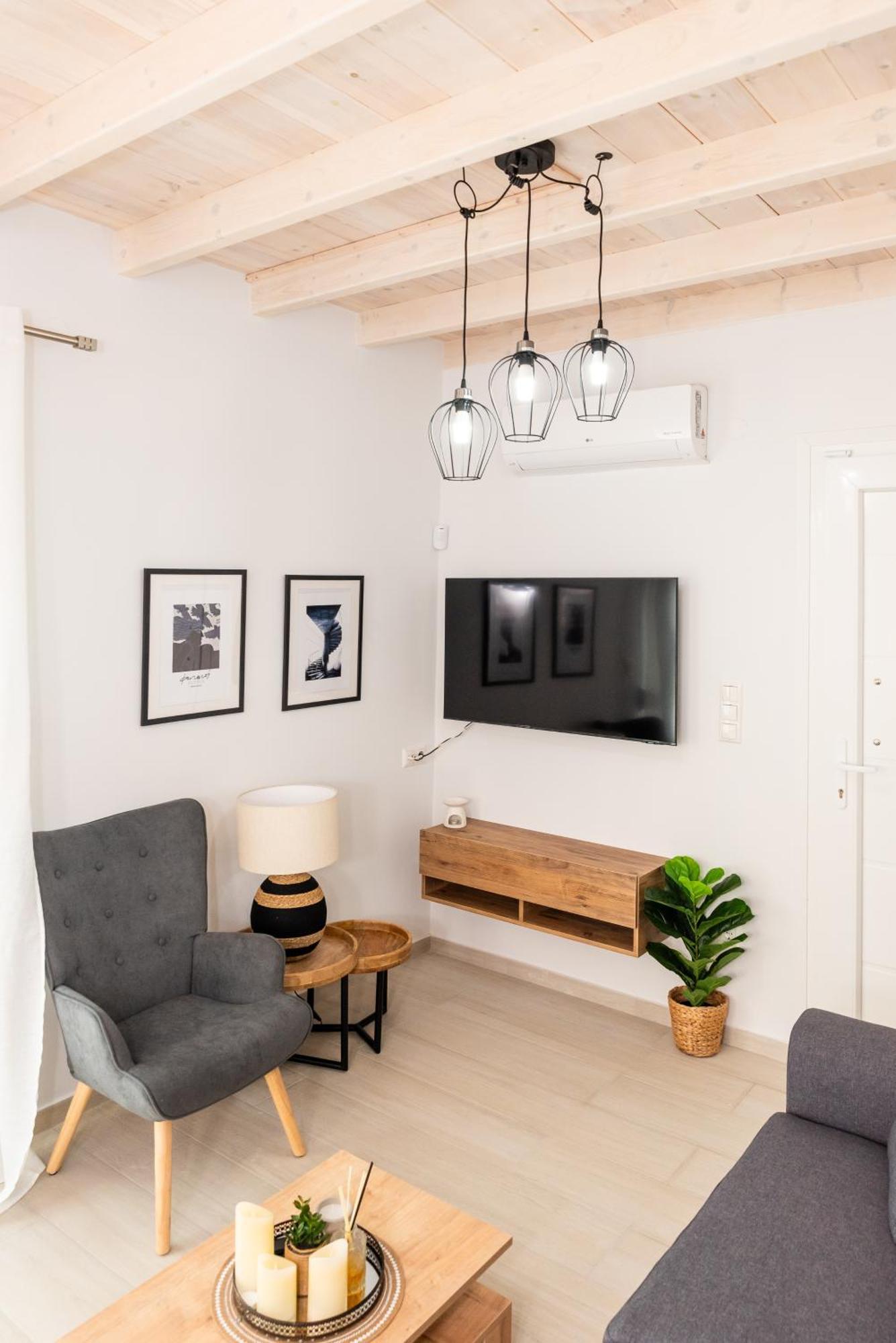 Nina's Apartment