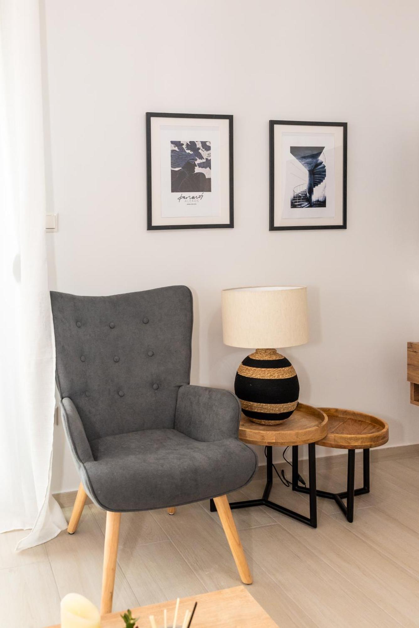 Nina's Apartment *