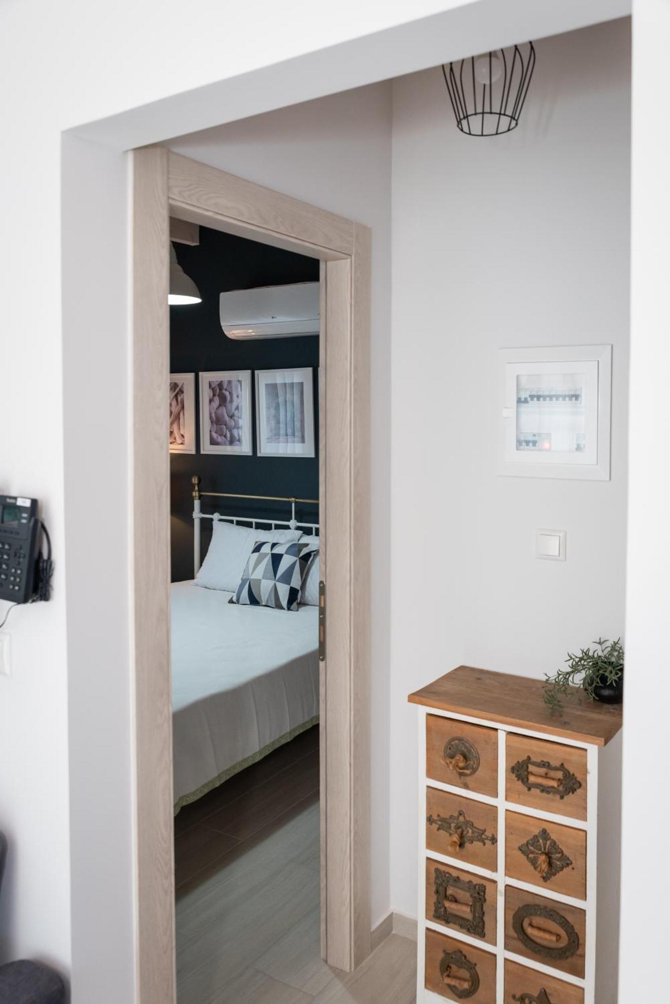 Nina's Apartment