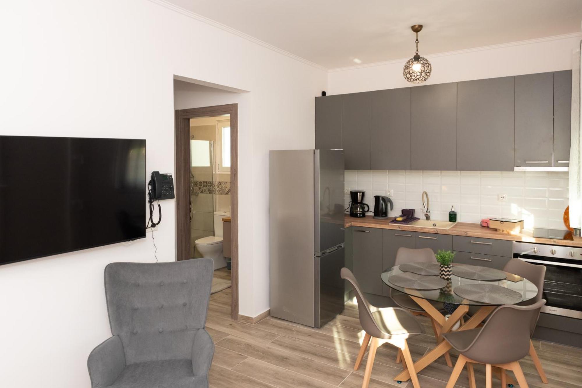 Nina's Apartment *